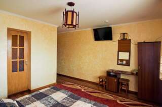 Отель Filvarok Hotel Броды Двухместный номер с 1 кроватью и собственной ванной комнатой-4